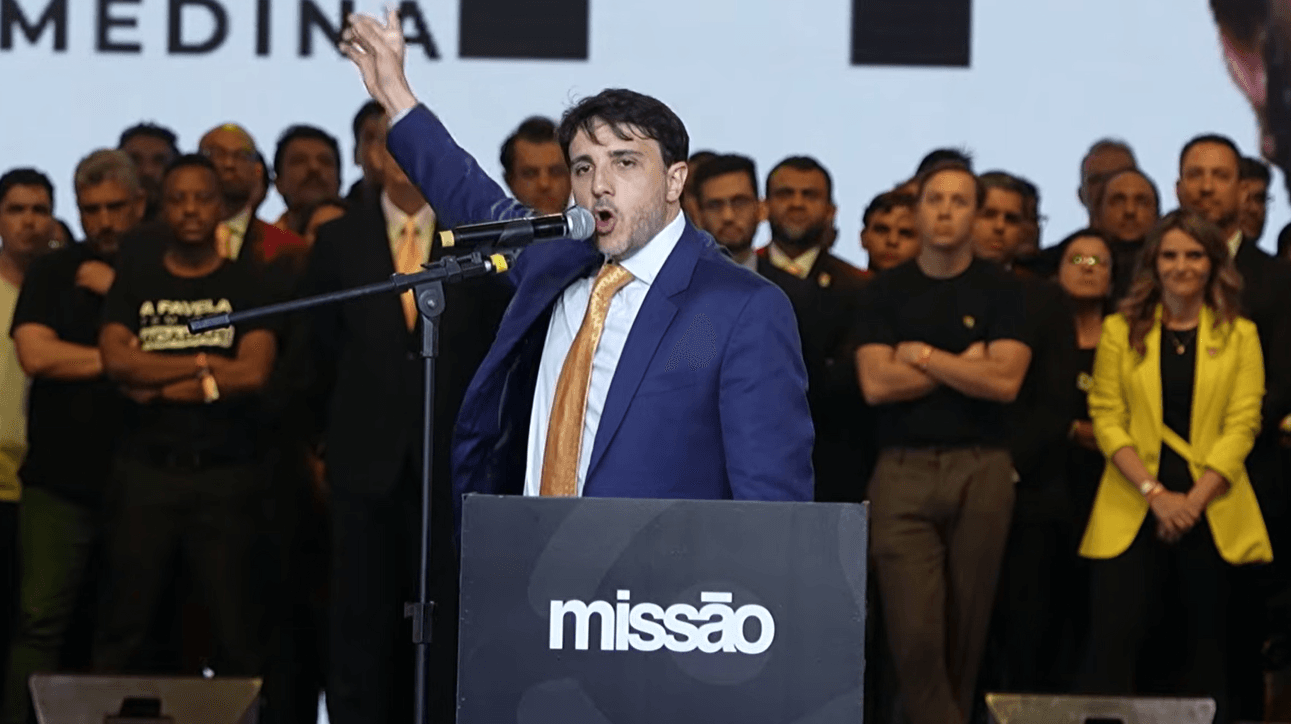 Missão informa que gabinete de Flávio Bolsonaro foi alertado de tentativa de filiação desde 2 de agosto