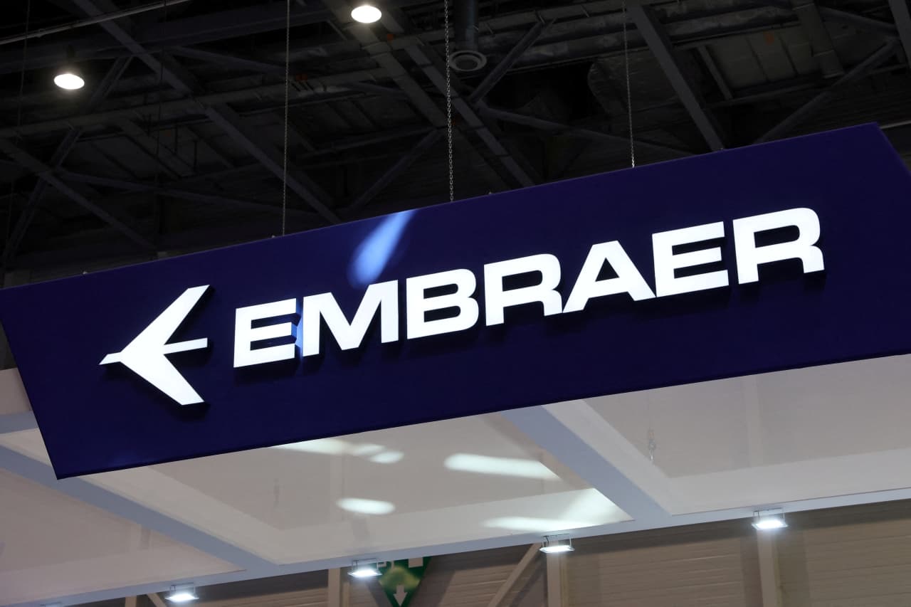 Embraer (EMBR3) aprova R$ 154 milhões em JCP; veja quem tem direito ao pagamento