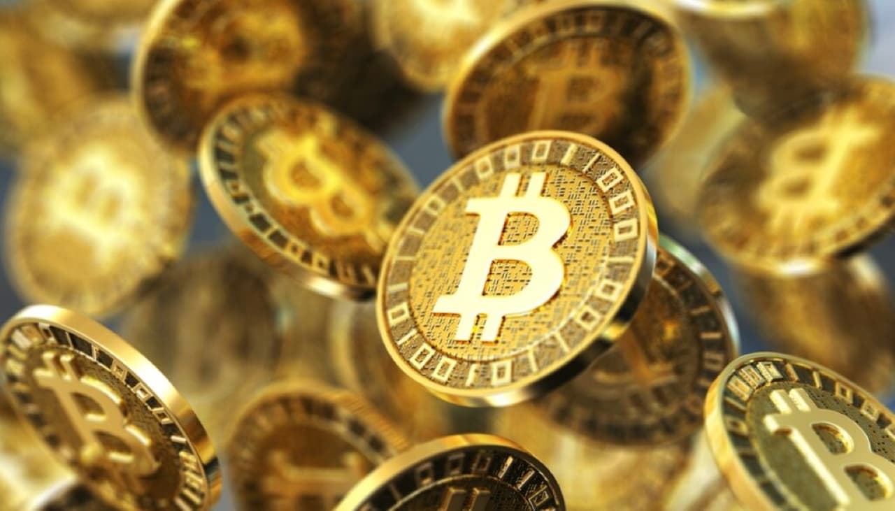 Bitcoin tem leve alta, a US$ 63 mil; confira os preços das criptomoedas neste domingo (16)
