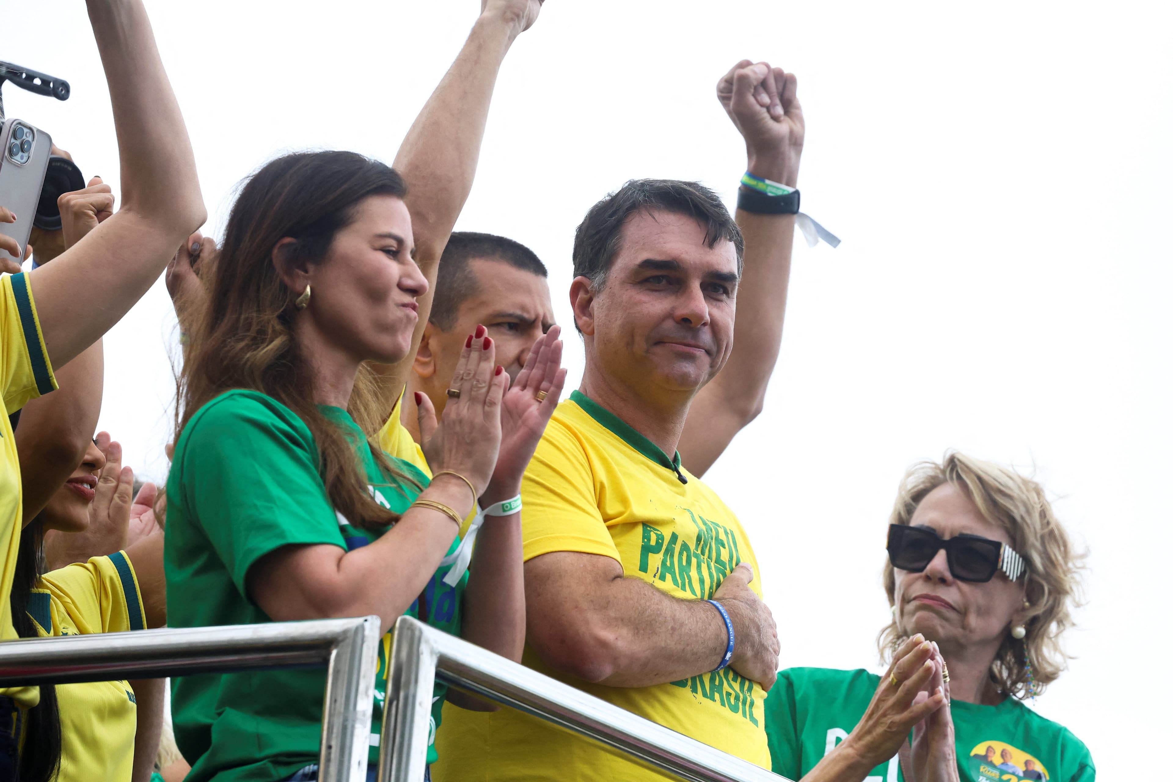Flávio Bolsonaro dá início à campanha eleitoral com promessa de ‘tesourar’ contas públicas