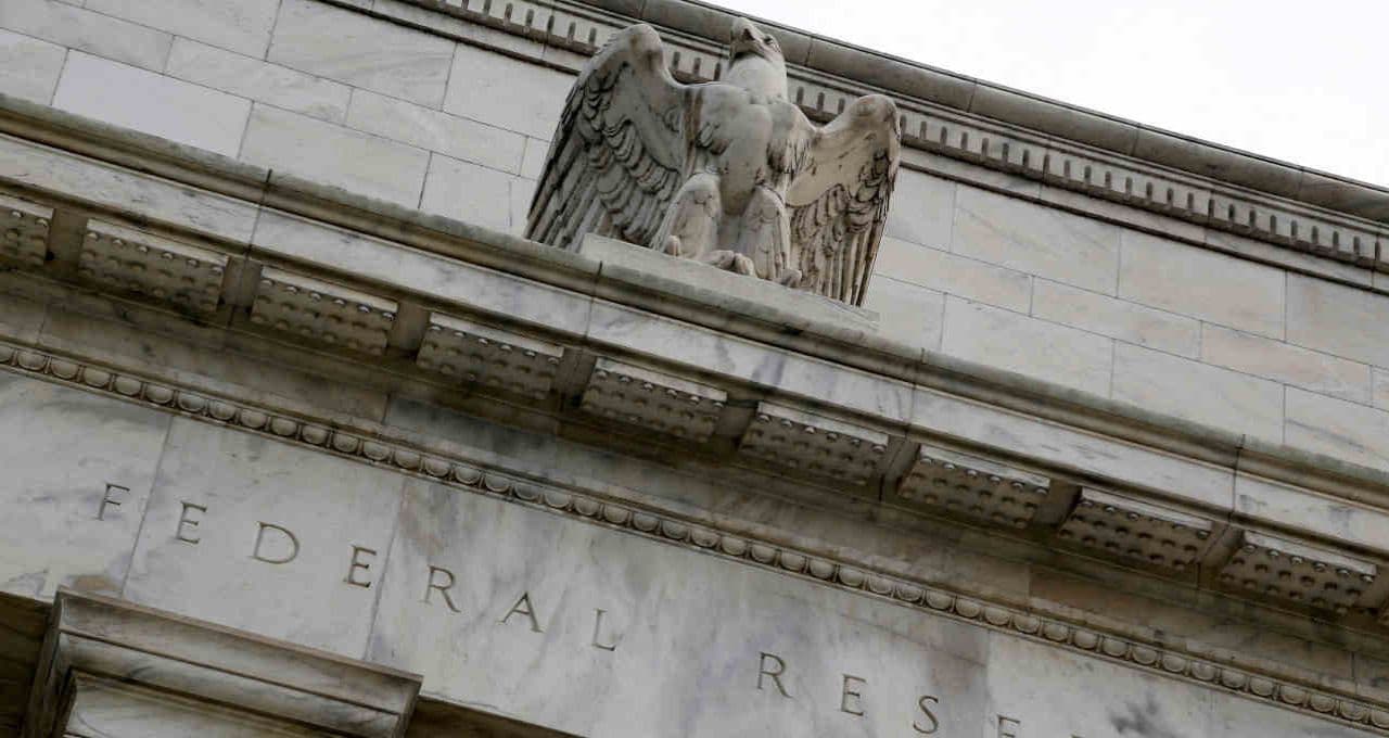 Fed vê riscos maiores para a inflação e ata expõe ala favorável à alta dos juros