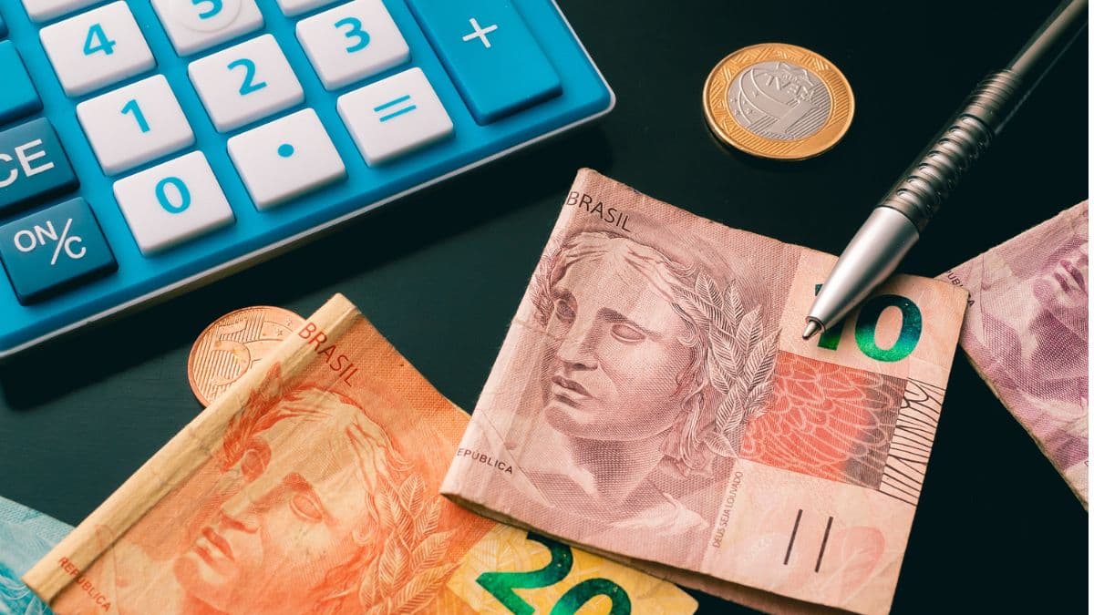 EUA alongaram a dívida: Por que o Brasil ainda paga caro para rolar seus títulos? Especialista aponta principal diferença entre países