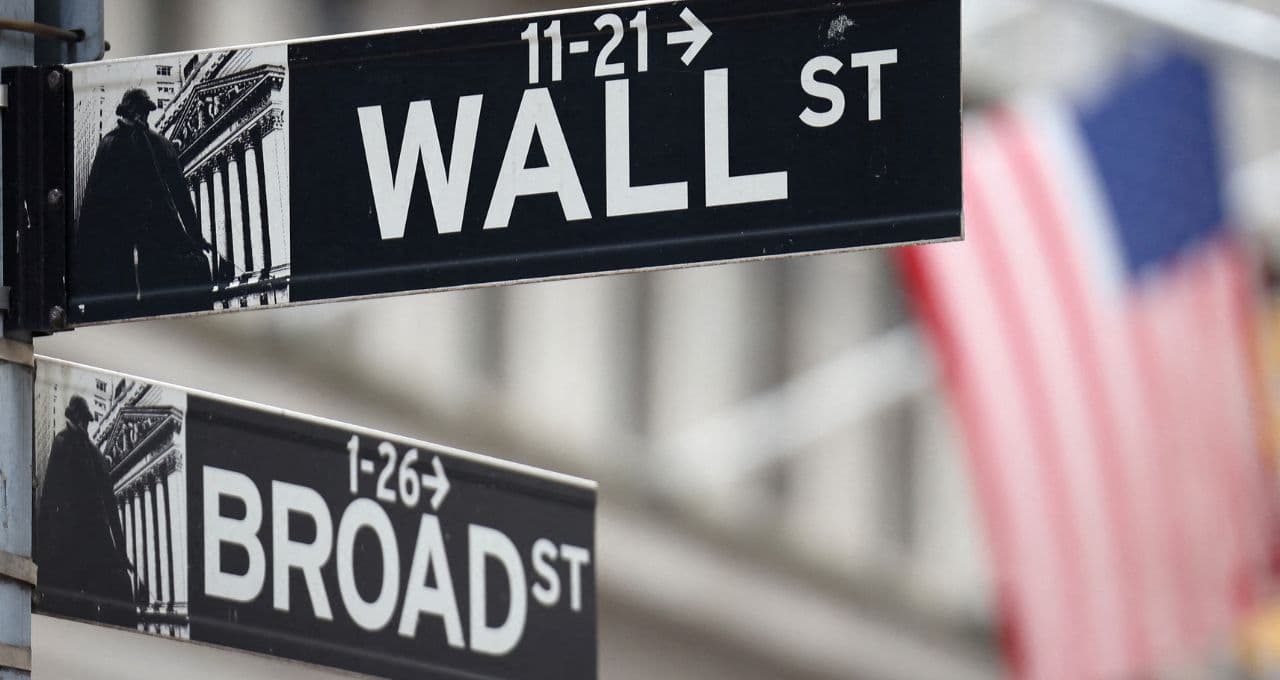 Wall Street cai 1% com pressão de títulos e avanço do petróleo