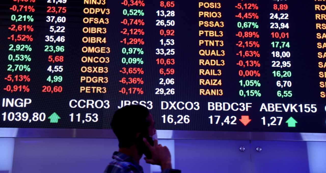 Compre Embraer (EMBJ3) e venda duas ações para ganhar mais de 4% nesta semana, segundo o Safra