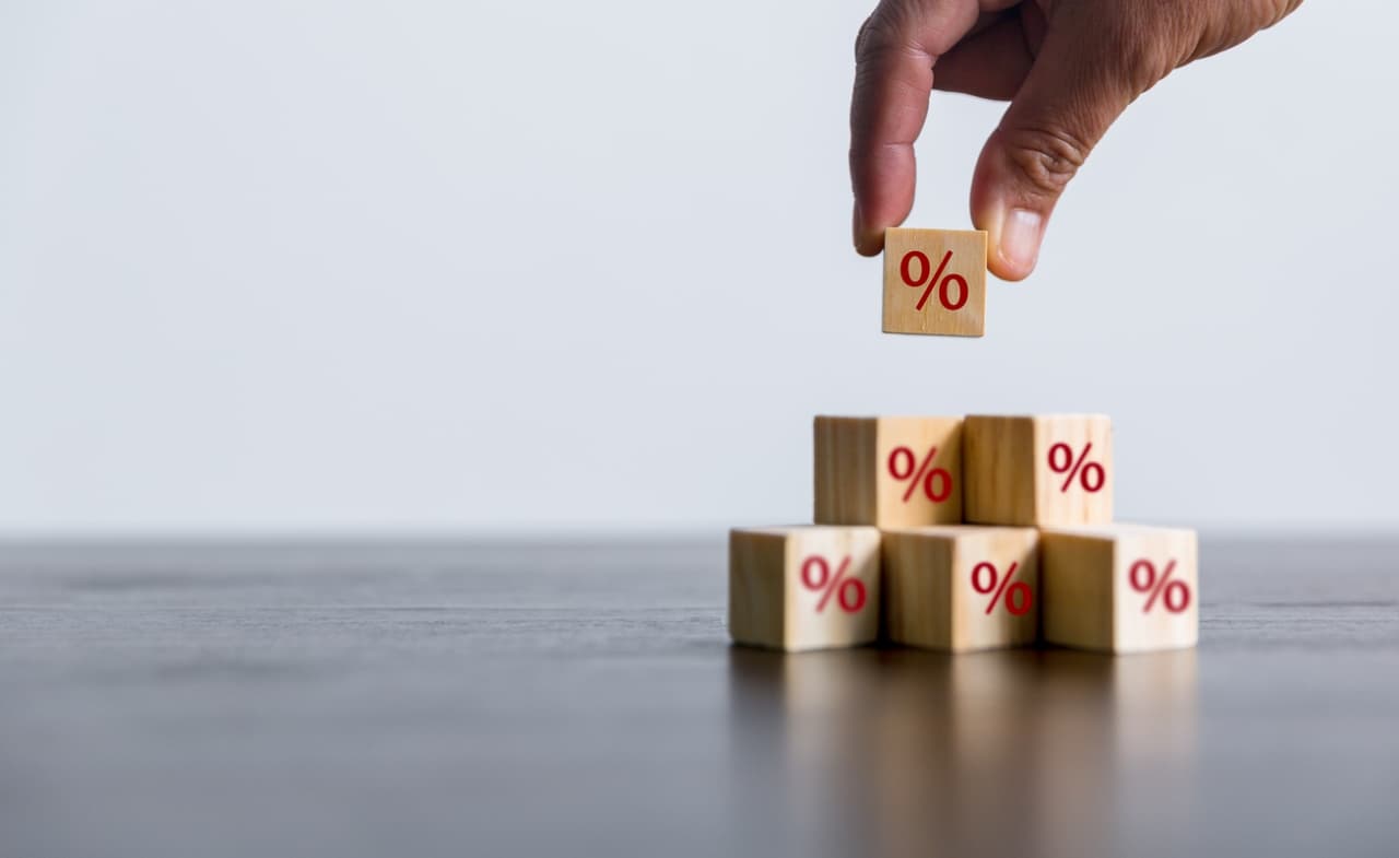 Expectativa de alta de juros nos EUA, próximos passos do BC e questão fiscal ficam no radar do mercado, diz especialista
