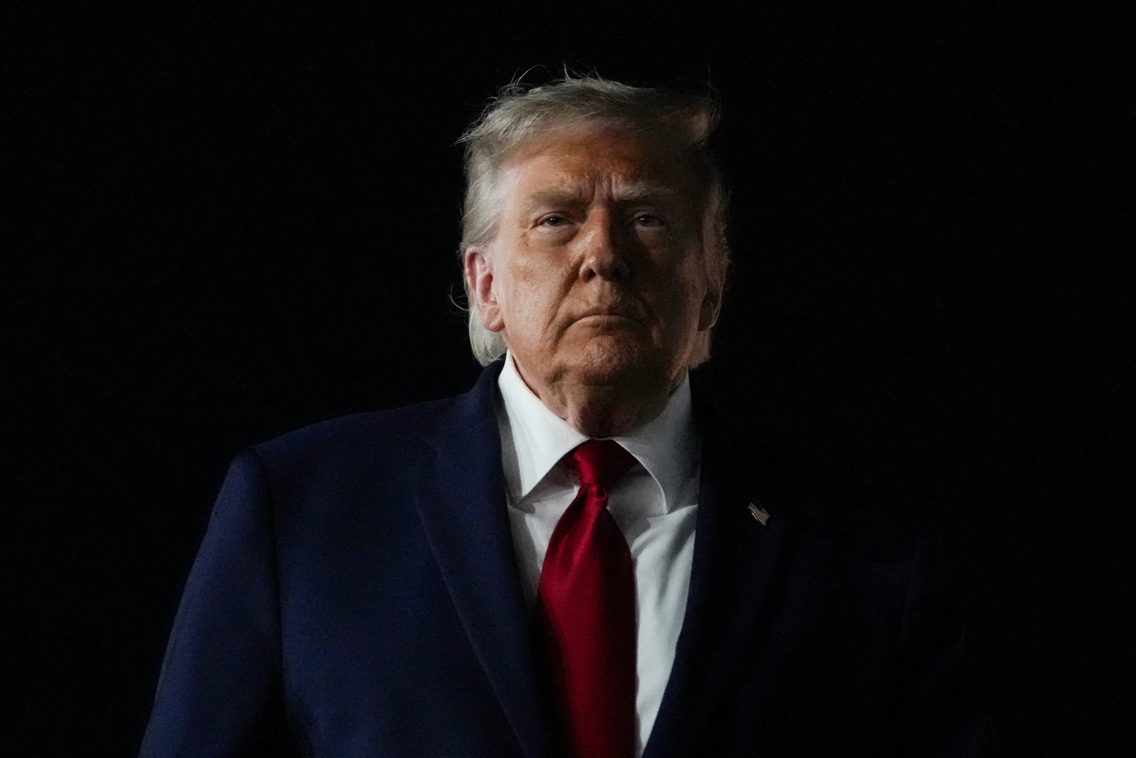 Trump anuncia iniciativa abrangente dos EUA para assumir controle de um quinto das reservas de petróleo da Venezuela