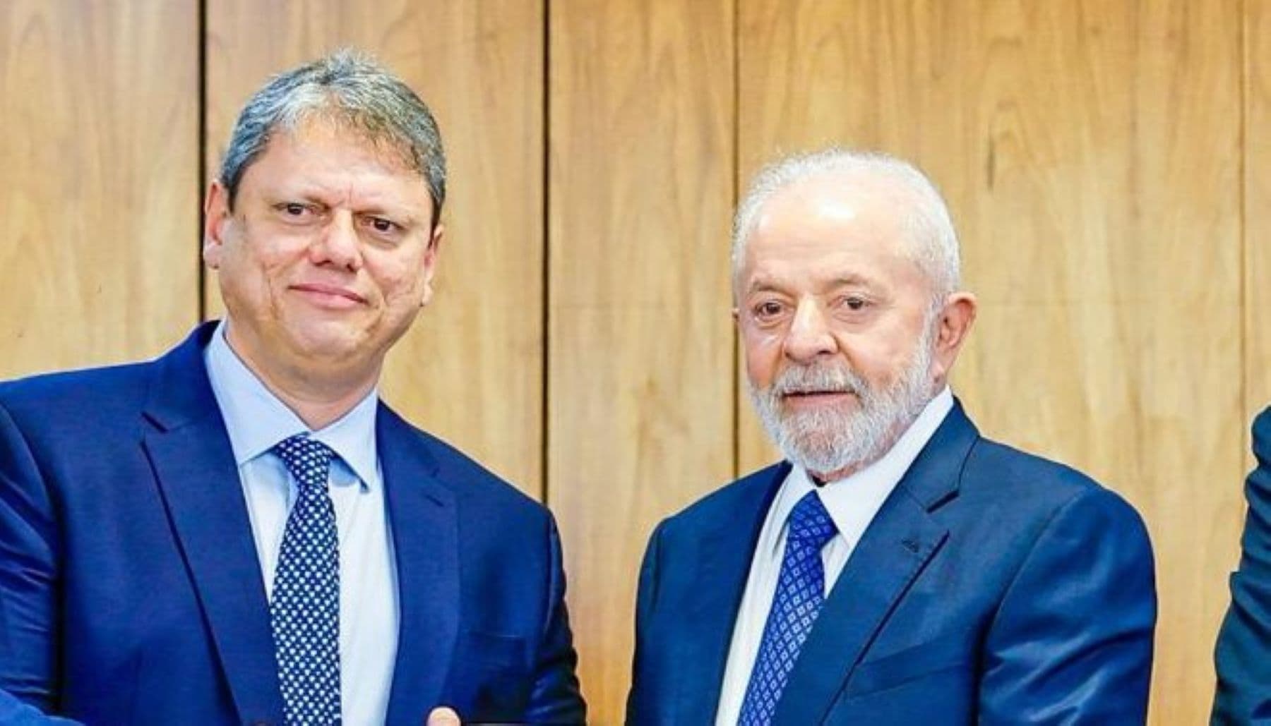 Tarcísio corta crítica ao PT de propaganda do horário eleitoral