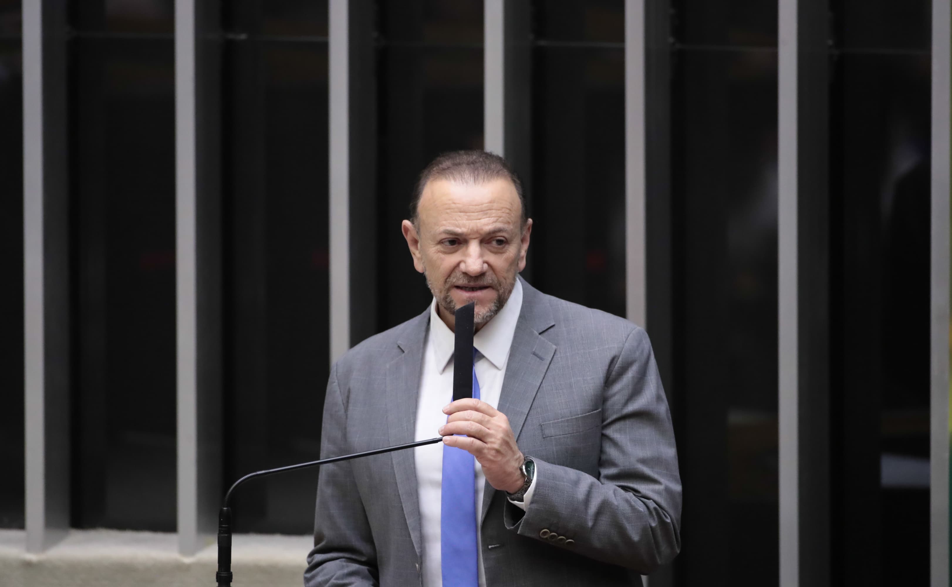 Presidente do PT diz que crise no STF ‘é inegável’ e defende apuração de ‘todas as denúncias’