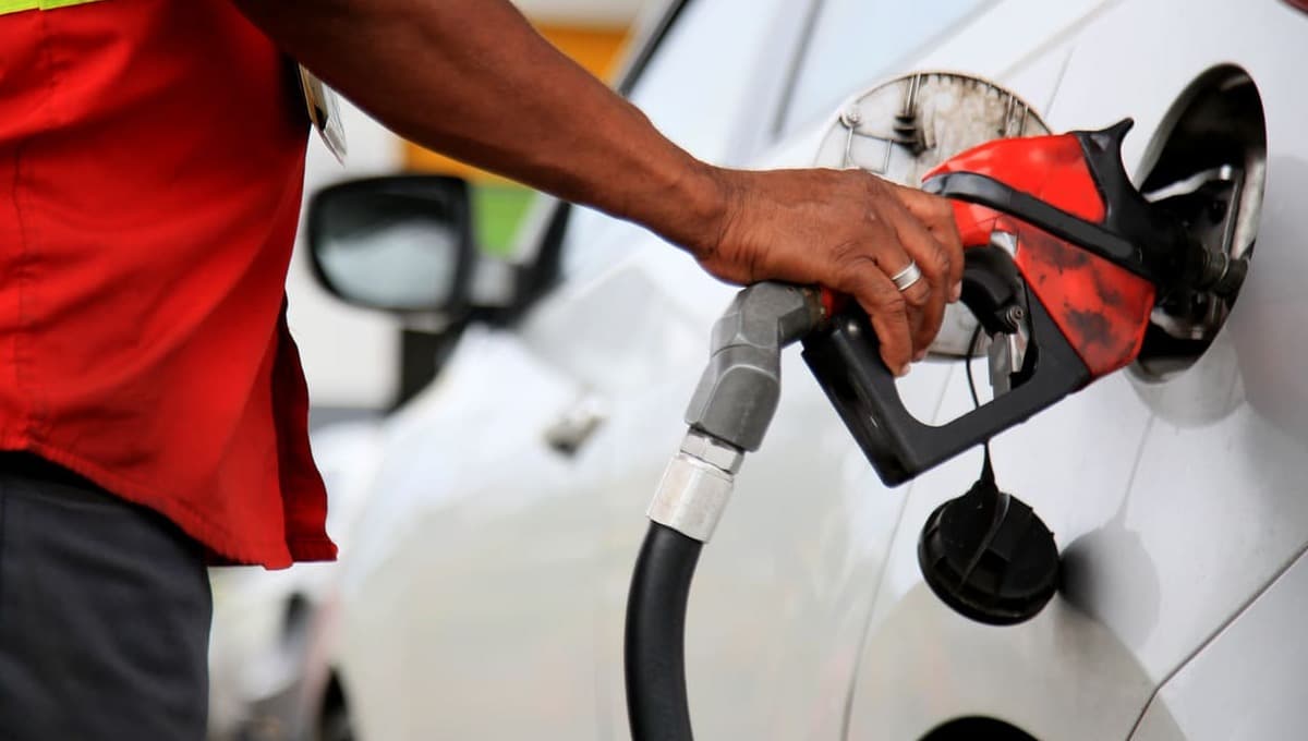 Petrobras (PETR4) volta atrás e cancela reajuste da gasolina horas após anúncio