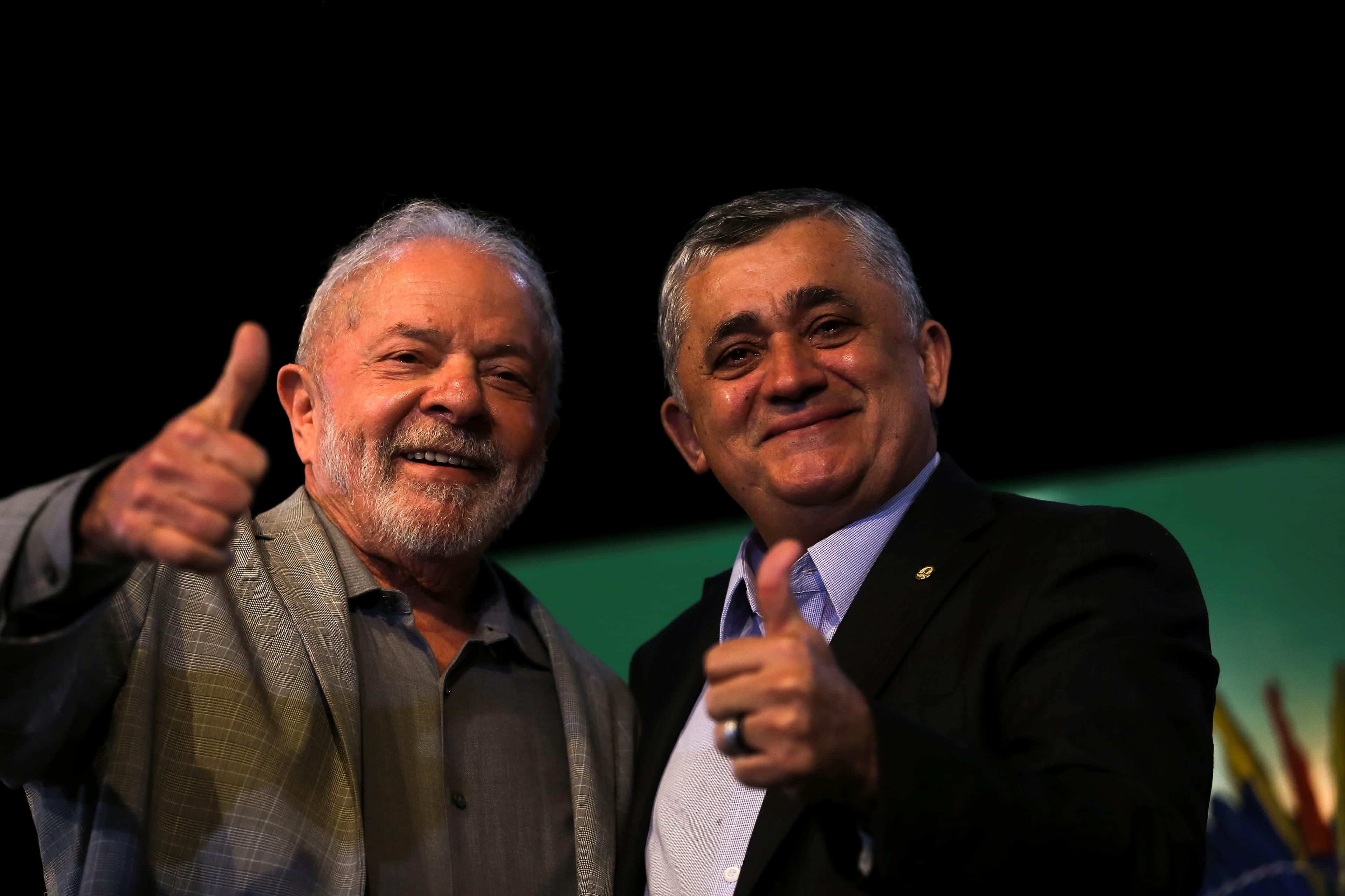 Ministro de Lula diz que resultado do STF foi bom e mira agora ‘desconstruir imagem’ de Flávio Bolsonaro
