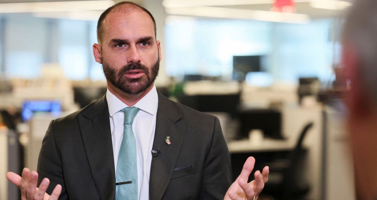 Eduardo Bolsonaro se considera dissidente e diz estar ‘muito feliz’ com exigência dos EUA