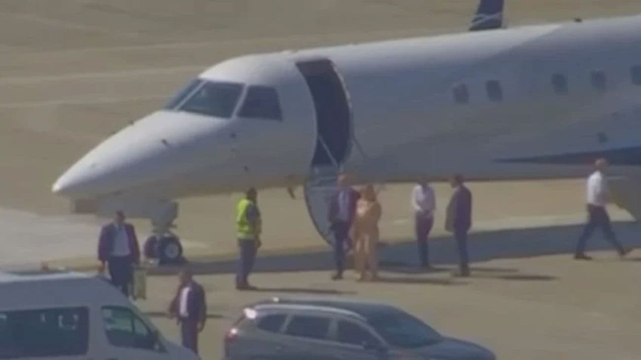 Vídeo mostra Moraes e esposa desembarcando de jatinho de Daniel Vorcaro, do Banco Master