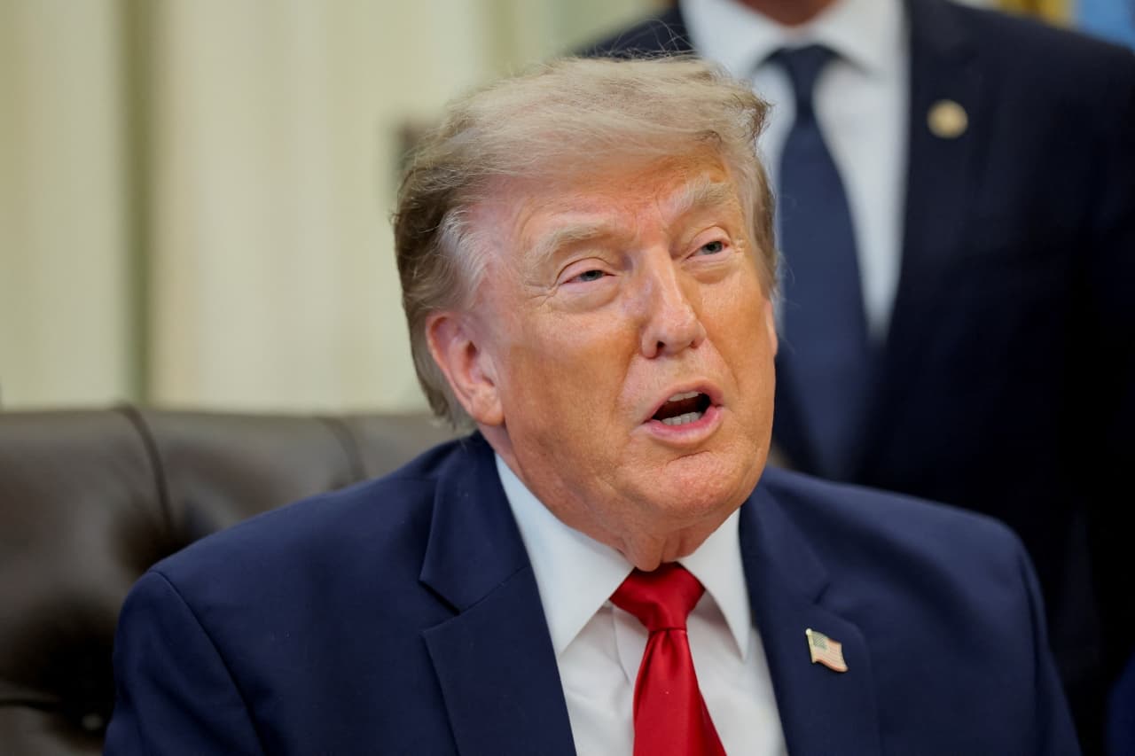 Petróleo alivia após recuo de Trump, mas especialista da Arton Advisors faz alerta aos mercados