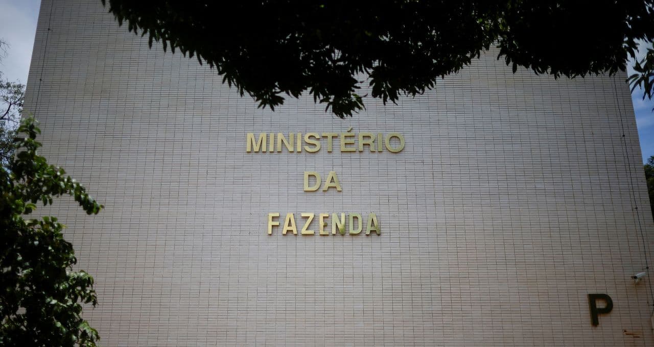 Governo corta projeção para o PIB de 2026 e vê juros pesando sobre economia