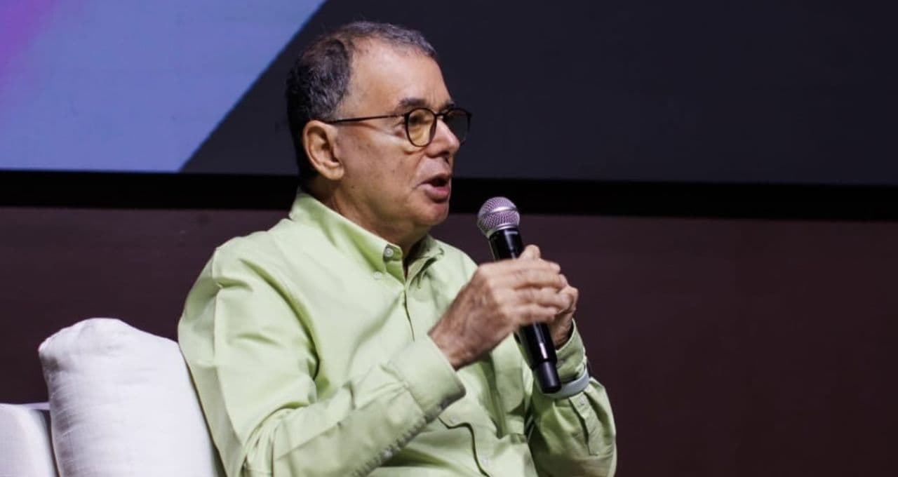 ‘Um cara fraco’: Stuhlberger faz alerta sobre eventual governo Flávio Bolsonaro
