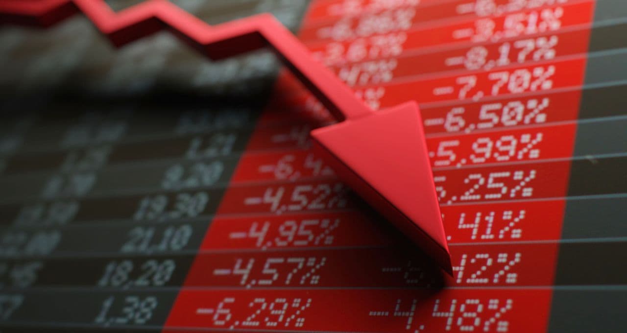 Ibovespa cai 1% com eleições e expectativa de juros mais altos nos EUA; dólar sobe a R$ 5,19