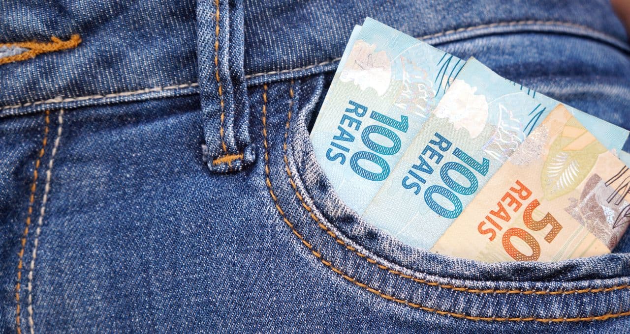 Pesquisa Datafolha e IPCA mexem com mercado no último pregão da semana; Ibovespa em dólar sobe nesta sexta-feira (9)