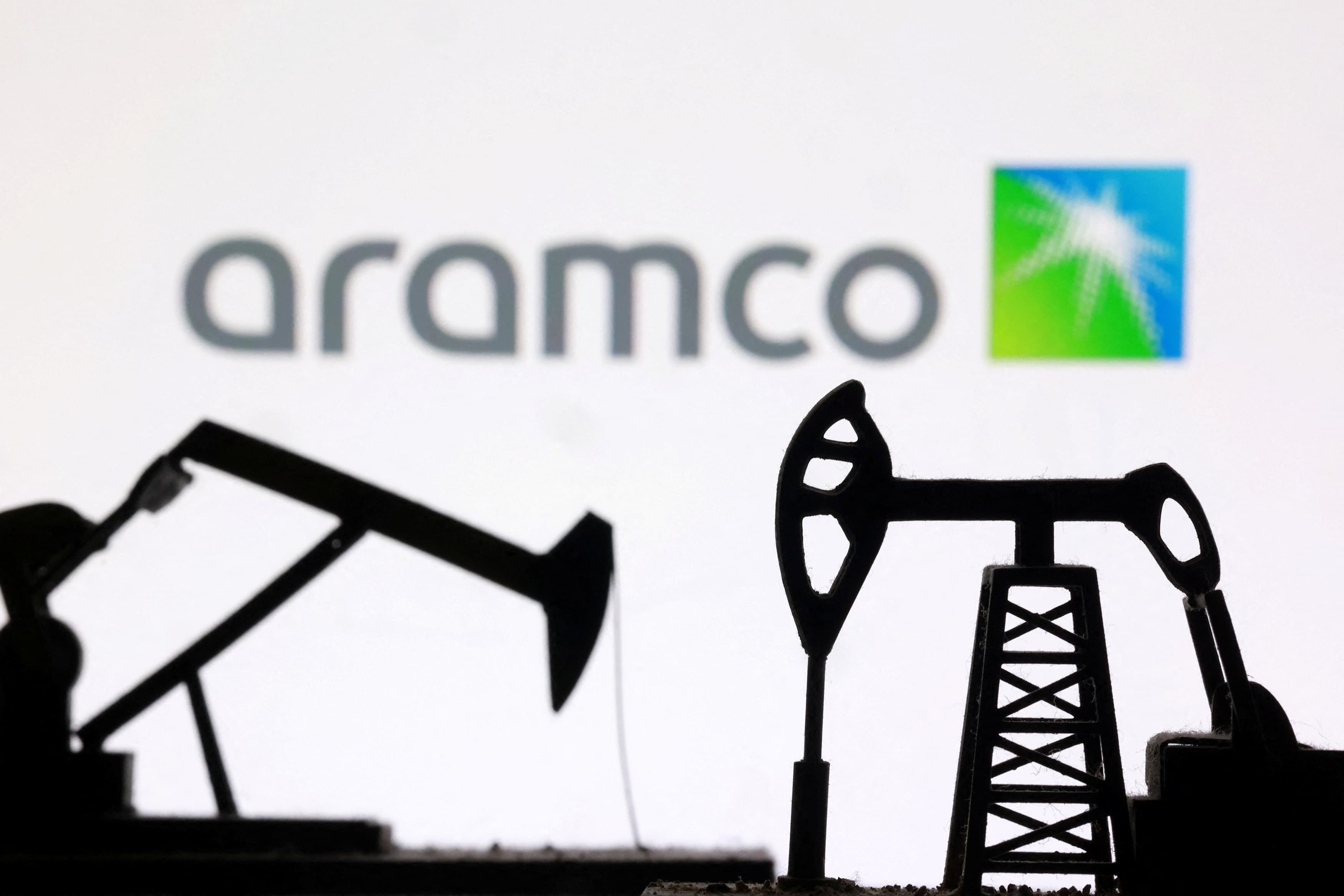 Houthis prometem mais ataques a aeroportos e instalações petrolíferas da Arábia Saudita após atingir sede da Aramco