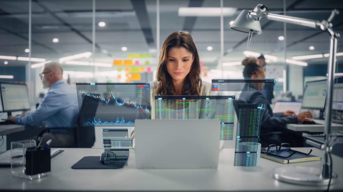 Onde investir no segundo semestre de 2026? Seu Dinheiro traz a visão de grandes nomes do mercado para bolsa, FIIs, bitcoin e mais