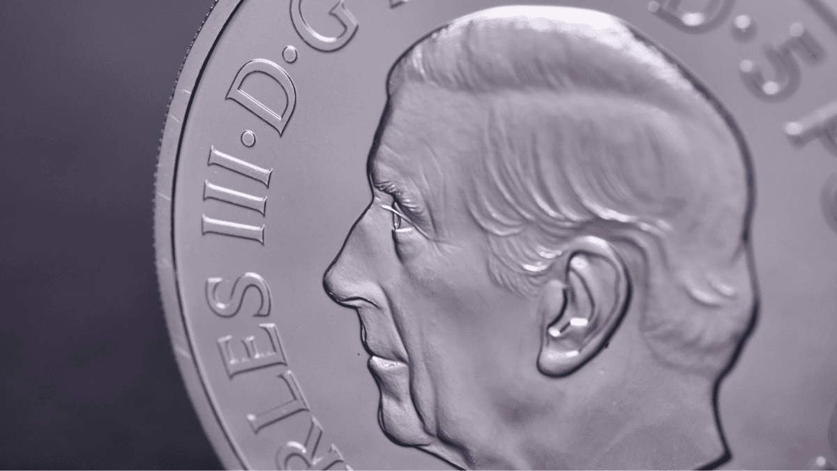 A cara do rei: Moedas do Reino Unido ganham efígie de Charles III e são remodeladas para ajudar as crianças no aprendizado da matemática