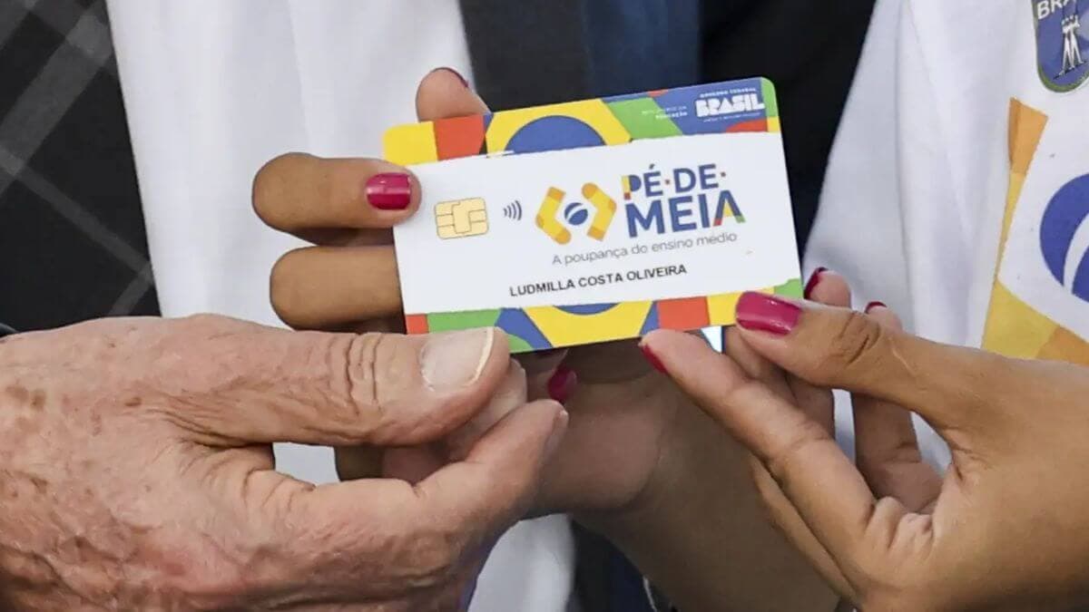 Pé-de-Meia volta a ser pago em agosto; veja quem recebe a quinta parcela e as datas de depósito