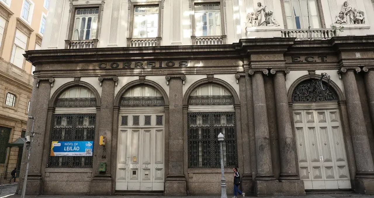 Depois de quase 150 anos conectando a história do Brasil, antiga sede dos Correios no Rio vai a leilão