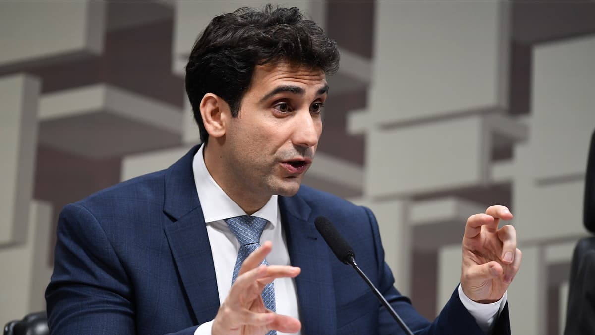 Copom corta Selic para 14% ao ano e deixa em aberto os próximos passos — mas mercado já espera juros menores