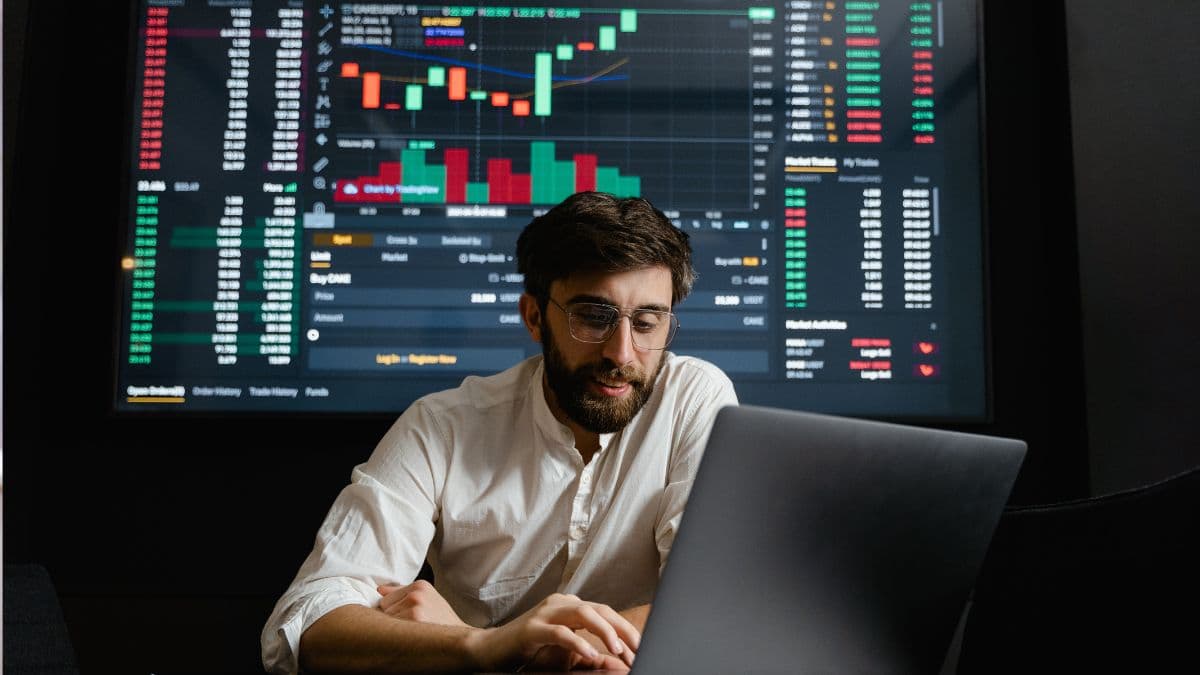 Embraer (EMBJ3) entra no radar do BTG Pactual para buscar 13% de lucro; veja a operação de swing trade para hoje (14)