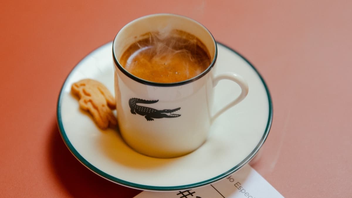 Quanto custa ir ao Café Lacoste? Fomos conhecer a 1ª unidade da América Latina, em São Paulo
