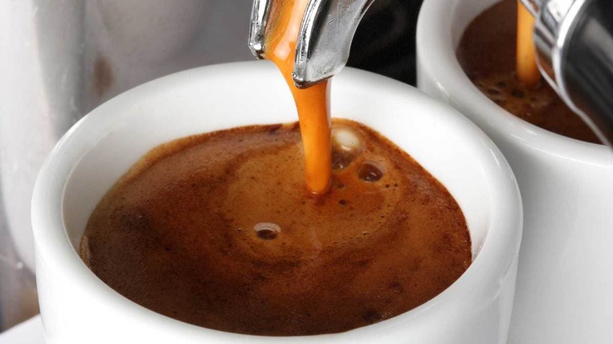 Preço do café cai, consumo aumenta: brasileiros voltam a encher a xícara em 2026