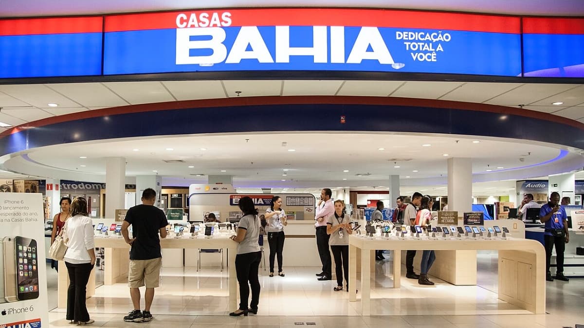 Casas Bahia (BHIA3) paga aluguel ao HSLG11, mas segue devendo ao FII; entenda como fica a ação de despejo